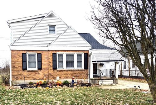 211 Burke Dr, Cheektowaga, NY, 14215-1322 | Card Image