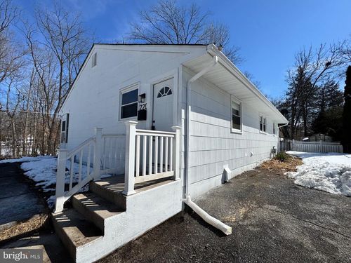 220 Van Horn Ave, CLEMENTON, NJ, 08021-4016 | Card Image