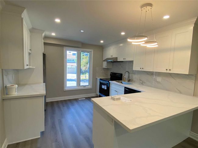 23 Charters Rd, House attached with 3 bedrooms, 2 bathrooms and 2 parking in Brampton ON | Image 5