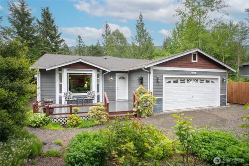 6236 Shamrock Rd, Maple Falls, WA, 98266-8226 | Card Image