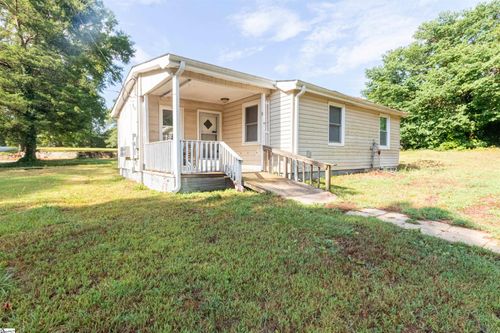 9 Williams St, Taylors, SC, 29687-2051 | Card Image