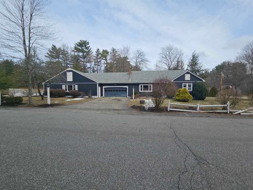 4 Fran Ave, Plaistow, NH, 03865-2101 | Card Image