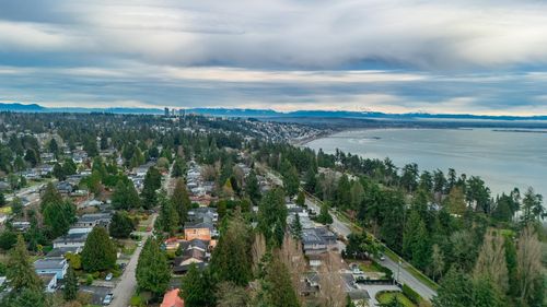 13600 Blackburn Ave, White Rock, BC, V4B2Y8 | Card Image