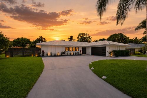 8111 W Lake Dr, Lake Clarke Shores, FL, 33406-8632 | Card Image