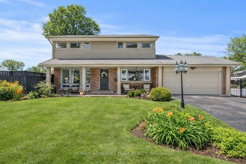 9 Rosemount Ave, St Catharines, ON, L2M1Z4 | Card Image