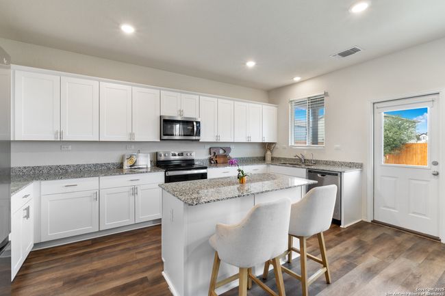 809 Altapass Hls, House other with 4 bedrooms, 3 bathrooms and null parking in Seguin TX | Image 15