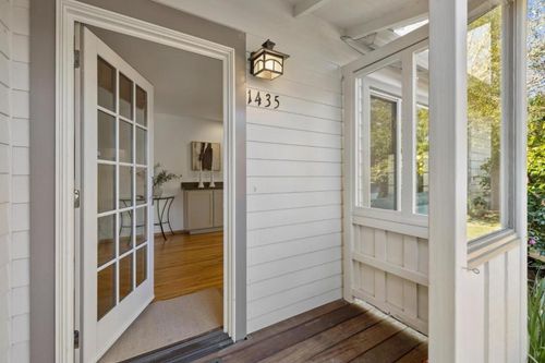 1435 47th Ave, Capitola, CA, 95010-3107 | Card Image