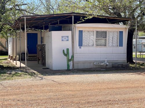 18-4705 Fox Hollow Rd, Graham, TX, 76450-5847 | Card Image