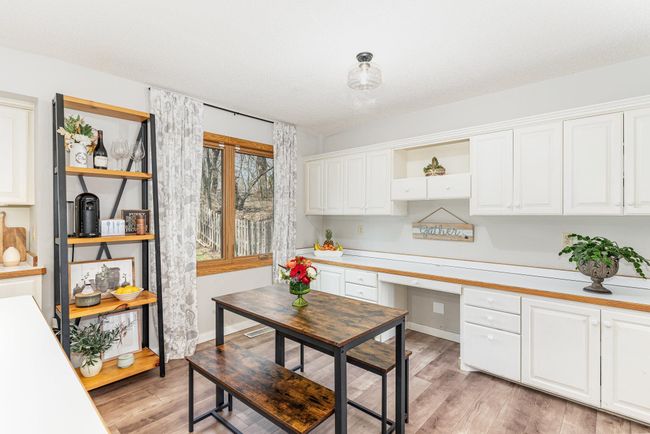 Kitchen with many cabinets! | Image 7