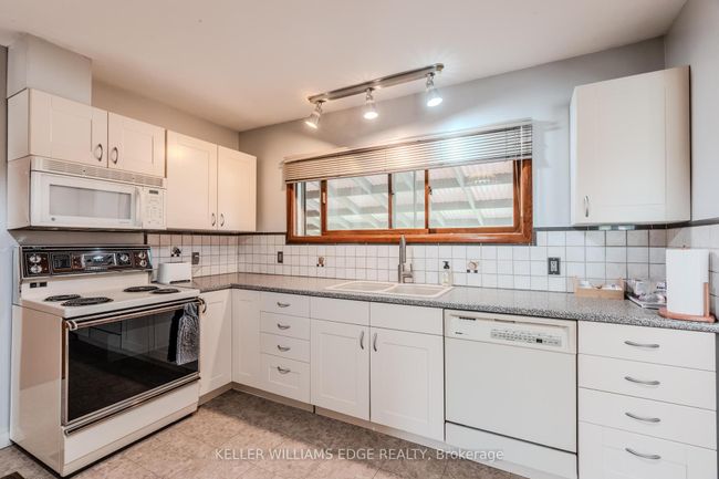 20 Mckay St E, House other with 6 bedrooms, 3 bathrooms and 5 parking in Haldimand ON | Image 14