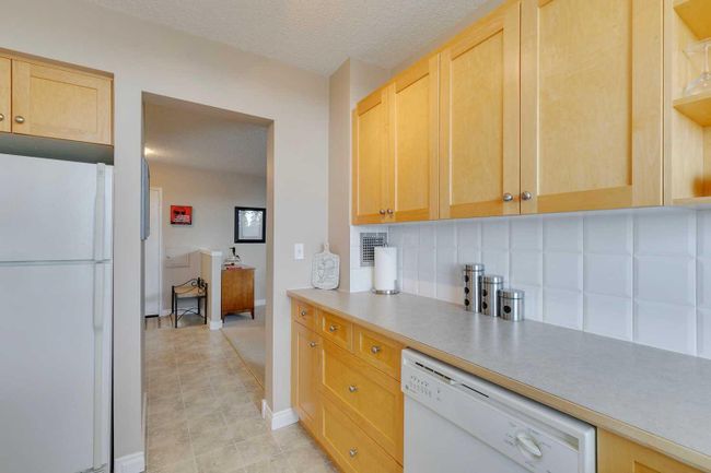 307 - 3339 Rideau Place Sw, Home with 2 bedrooms, 1 bathrooms and 1 parking in Calgary AB | Image 9
