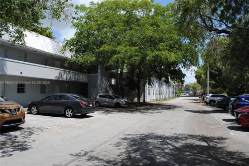 j125-17255 Sw 95th Ave, Palmetto Bay, FL, 33157-4453 | Card Image