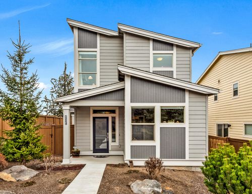 20844 Se Sotra Loop, Bend, OR, 97702-3721 | Card Image