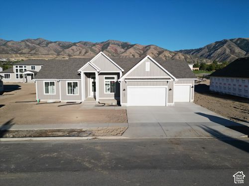 660 S 50 E, Hyde Park, UT, 84318-3722 | Card Image