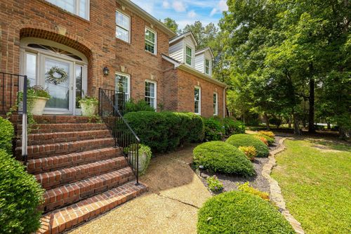 39 Middle Creek Rd, Signal Mountain, TN, 37377-2079 | Card Image