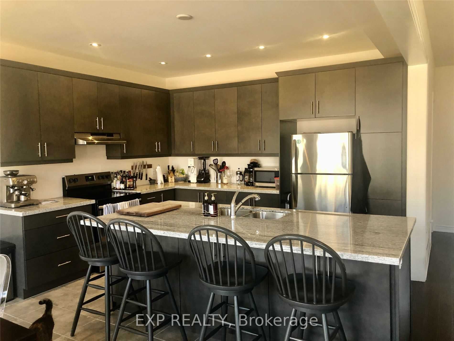 Residential Lease in Hamilton 4