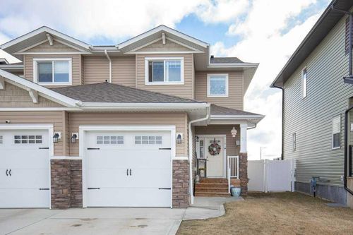 51 Iron Gate Boulevard, Home with 3 bedrooms, 2 bathrooms and 2 parking in Sylvan Lake AB | Card Image