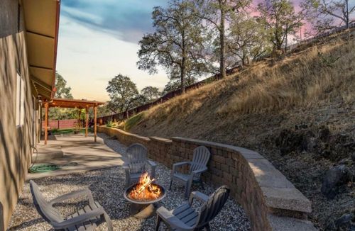 345 Live Oak Dr, Angels Camp, CA, 95222-9820 | Card Image