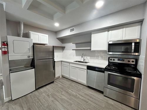 apt-236-219 Marshall St, Houston, TX, 77006-4529 | Card Image