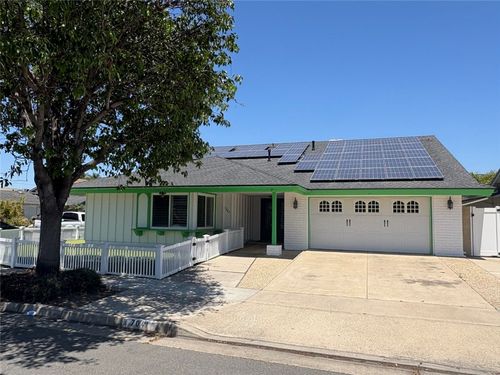 7041 Stonewood Dr, Huntington Beach, CA, 92647 | Card Image