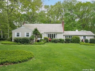 2122 Route 106, House other with 5 bedrooms, 3 bathrooms and null parking in Muttontown NY | Image 1