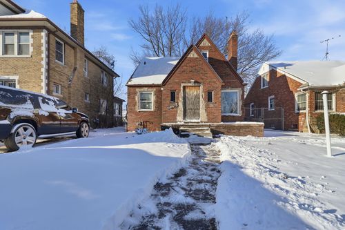 11091 Wilshire Dr, Detroit, MI, 48213-1695 | Card Image