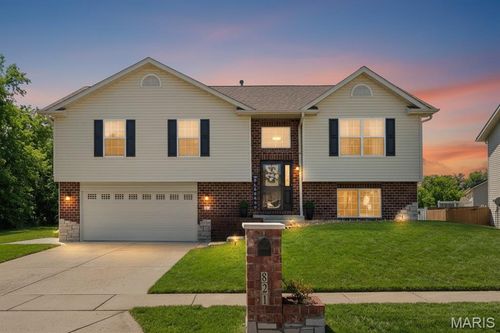 821 Chesapeake Junction Ln, O Fallon, IL, 62269-7035 | Card Image