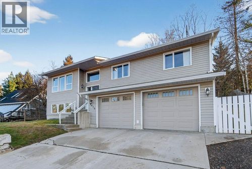 1610 16 Ave Se, Salmon Arm, BC, V1E2M7 | Card Image