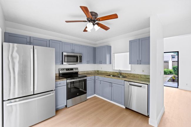 12627 Shady Pines Ct, Condo with 3 bedrooms, 3 bathrooms and null parking in Wellington FL | Image 14