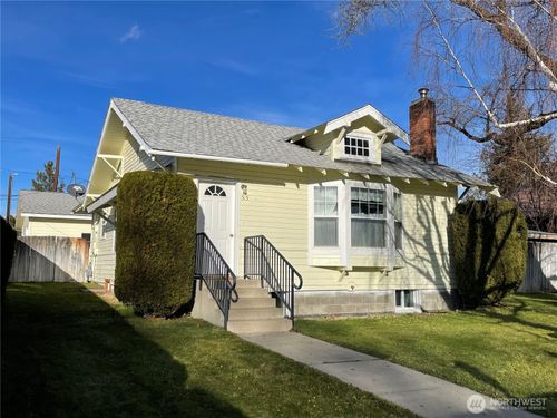 515 W 11th Ave, Ellensburg, WA, 98926-2306 | Card Image