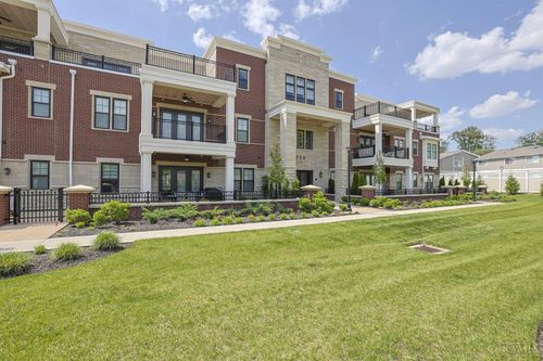 230 Vintage Club Dr, Montgomery, OH, 45249-2117 | Card Image