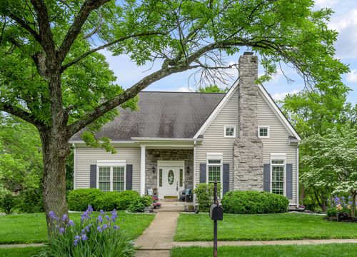 1070 Forest Lake Dr, Lexington, KY, 40515-6208 | Card Image