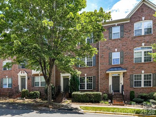 756 Naramore St, Davidson, NC, 28036-6921 | Card Image