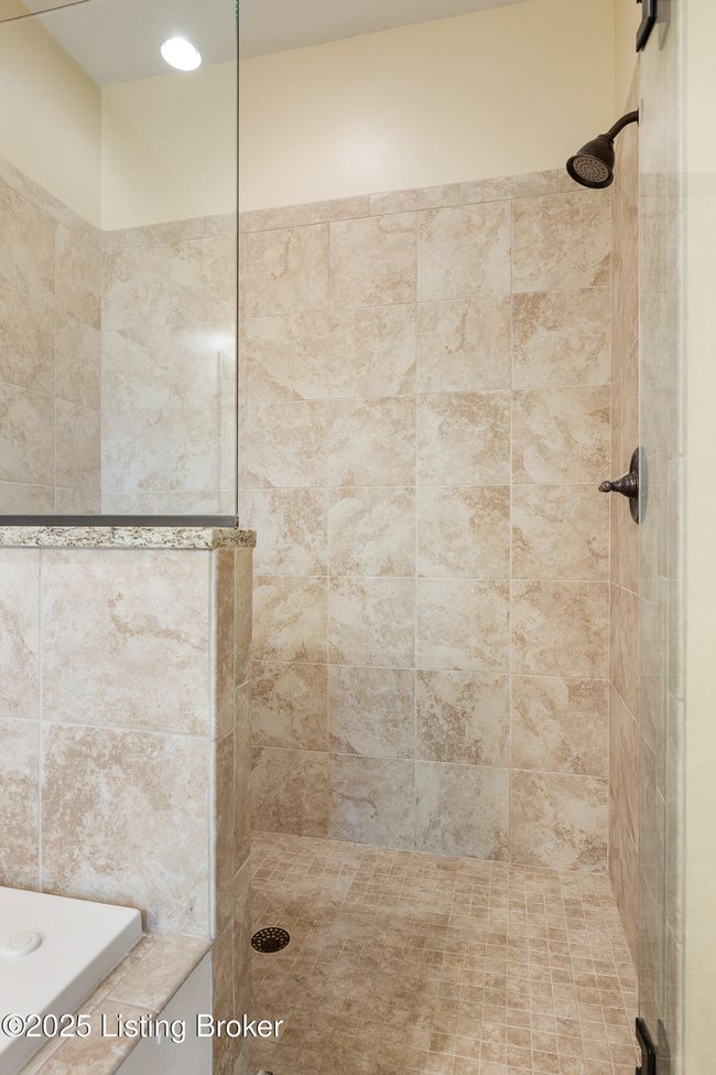 4103 Hayden Kyle Ct, Condo with 4 bedrooms, 4 bathrooms and null parking in Prospect KY | Image 26