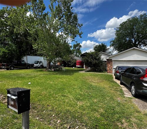 8908 Carousel Ln, Houston, TX, 77080-6011 | Card Image