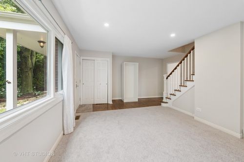 1744 Linneman St, Glenview, IL, 60025-4306 | Card Image
