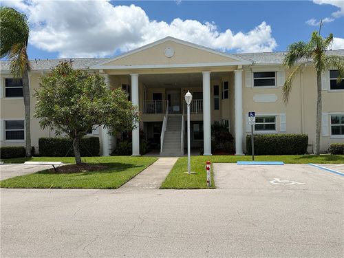 204-675 W Lake Jasmine Cir, Vero Beach, FL, 32962-8562 | Card Image