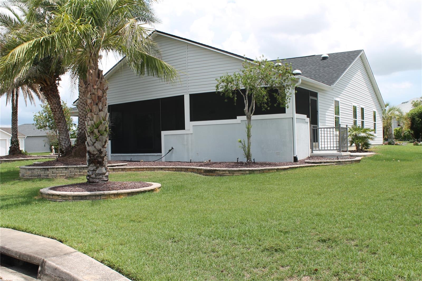 Residential in THE VILLAGES 4