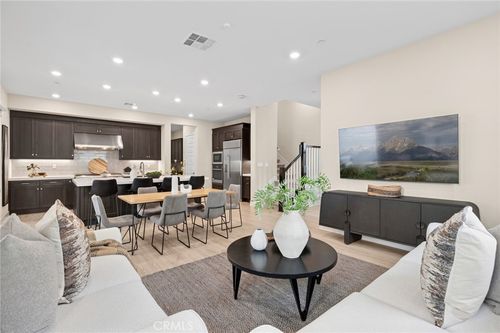 114 Source, Irvine, CA, 92618-1370 | Card Image