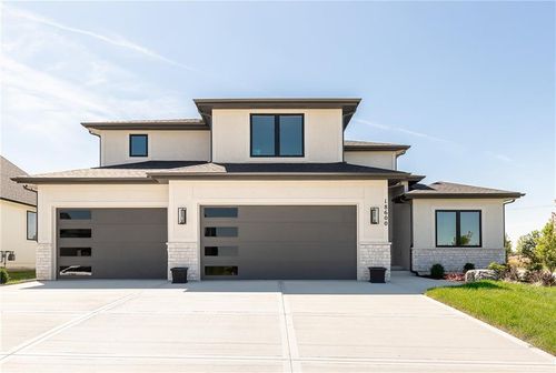 18617 Mohawk Ln, Overland Park, KS, 66085-8554 | Card Image