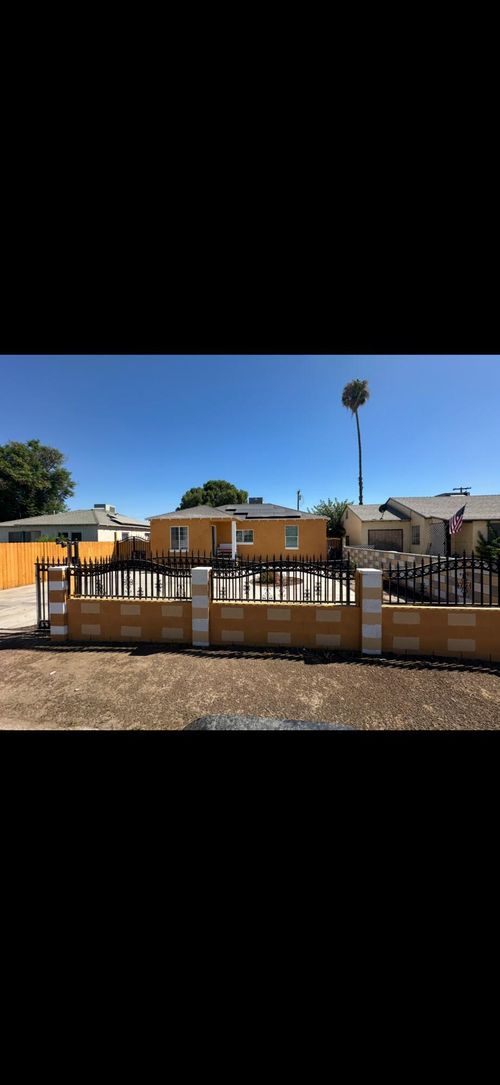 1811 Radiance Dr, Bakersfield, CA, 93304-4539 | Card Image