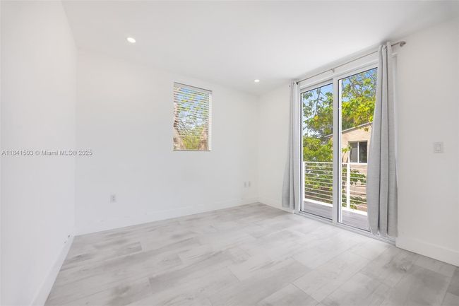 3823 Thomas Ave, House other with 5 bedrooms, 4 bathrooms and null parking in Miami FL | Image 8