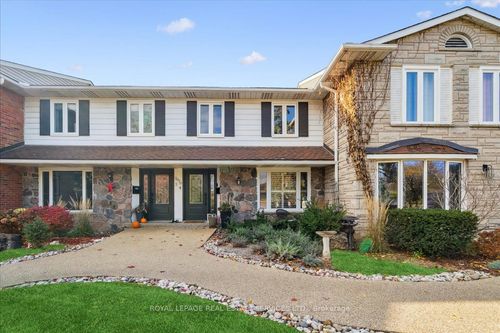 4-2070 Brant St, Burlington, ON, L7P3A6 | Card Image