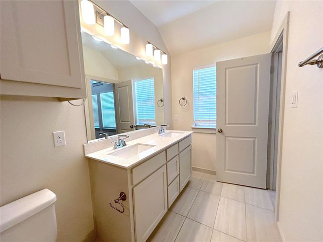 2777 Majesty Dr, Townhouse with 3 bedrooms, 3 bathrooms and null parking in Little Elm TX | Image 10