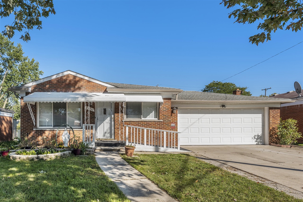 Audrey Ave, Warren, MI 48091