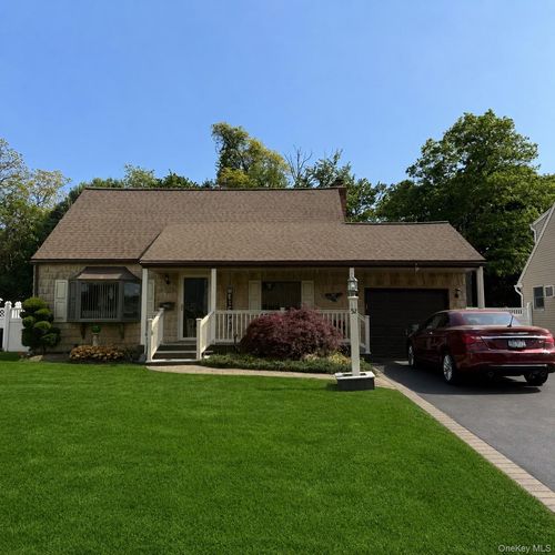 52 Kime Ave, Babylon, NY, 11703-3315 | Card Image