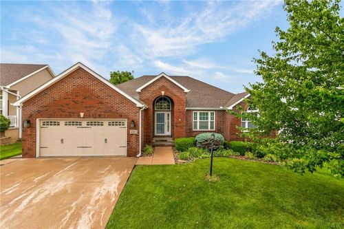 4503 Wilshire Dr S, Saint Joseph, MO, 64506-4557 | Card Image