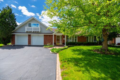 1720 N Chestnut Ave, Arlington Heights, IL, 60004-3704 | Card Image