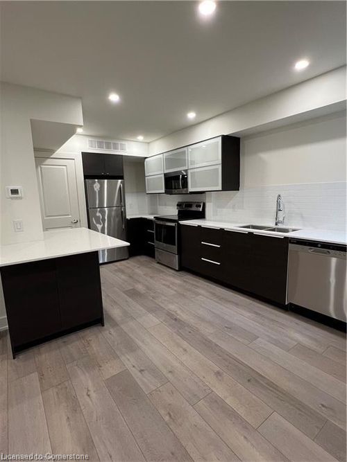 303-38 West Ave S, Hamilton, ON, L8N2S1 | Card Image