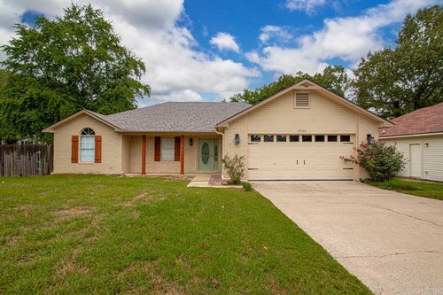 2520 Austin Oaks Dr, Sherwood, AR, 72120-2472 | Card Image